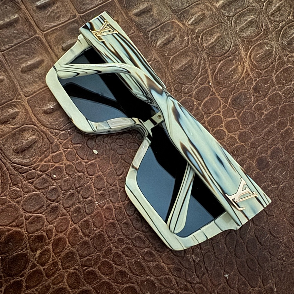 Louis Vuitton Cyclone Sunglasses - Picture 8 of 9